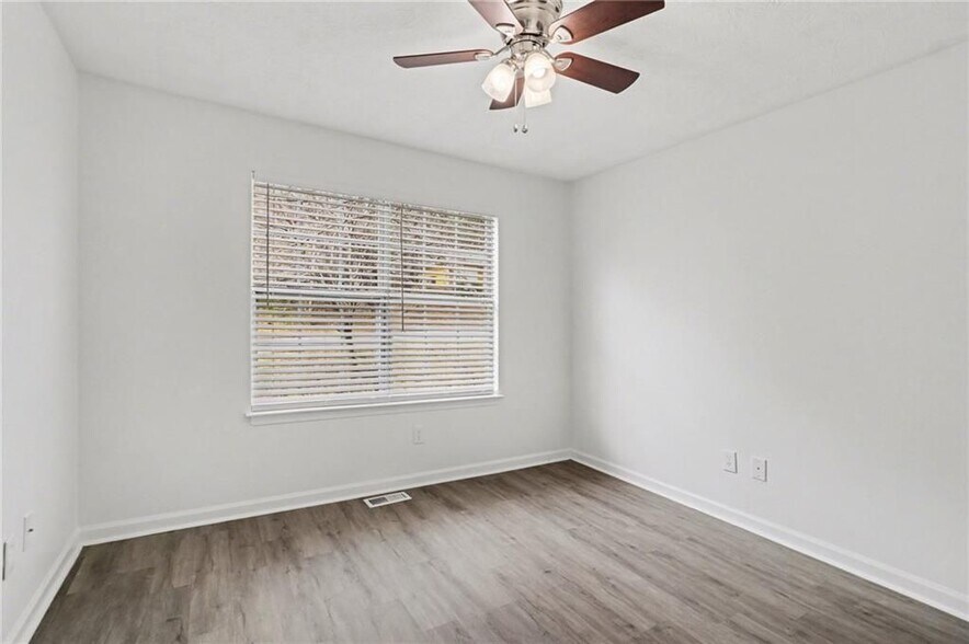 Building Photo - 7797 Mountain Creek Way