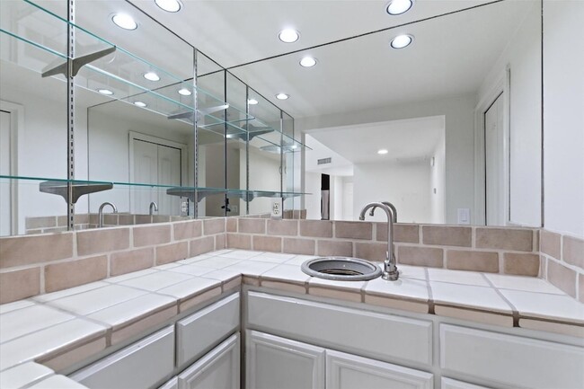 Building Photo - 7209 E McDonald Dr