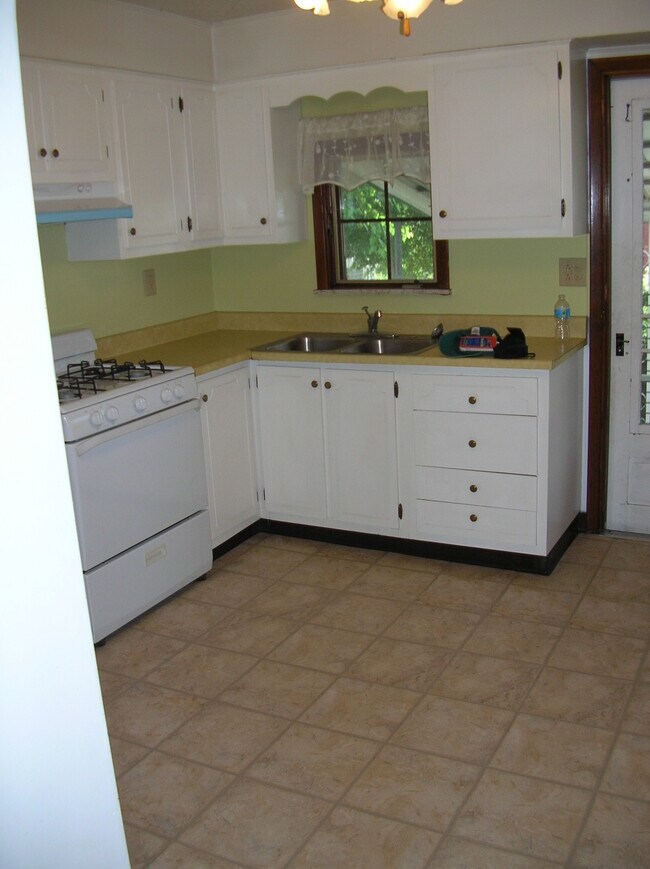 Building Photo - 408 Taylor St