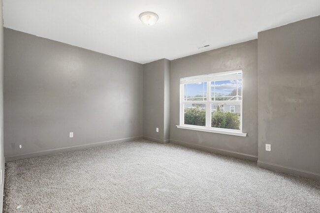 Building Photo - 102 Glasgow Ln