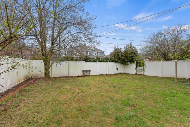 Building Photo - 6304 Kirby Rd