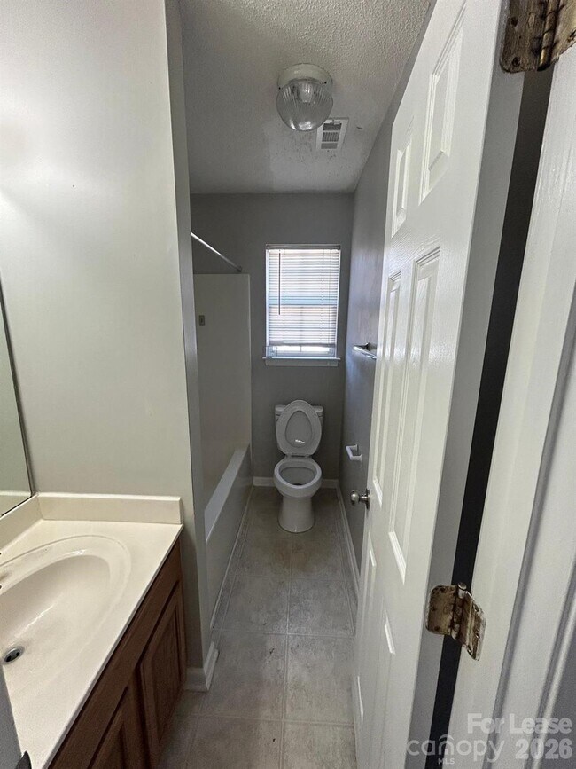 Building Photo - 9510 Isaac Hunter Dr