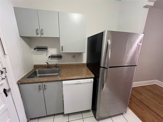 Building Photo - 7080 Mitchell Ave