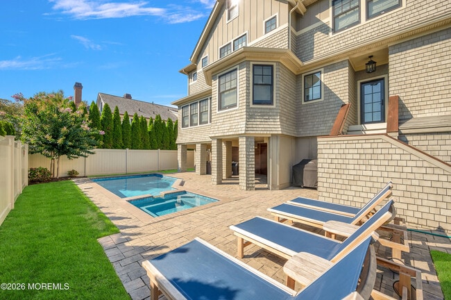 Building Photo - 45 Strickland St