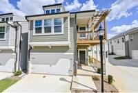Building Photo - 1825 Belmore St SE