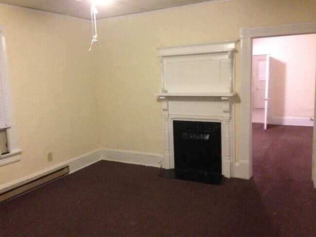 Building Photo - 997 Curran St NW