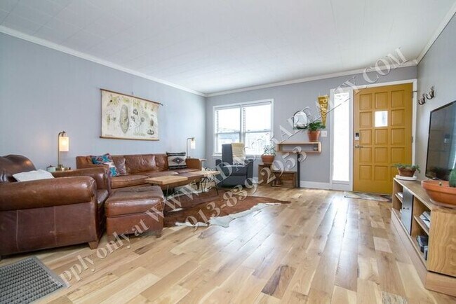 Building Photo - Beautiful Ranch Home in Brookside-Availabl...