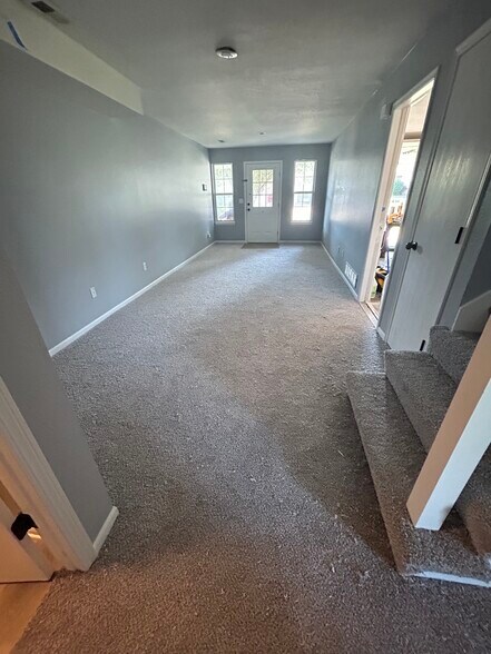 Building Photo - 1416 SE Henley Ct