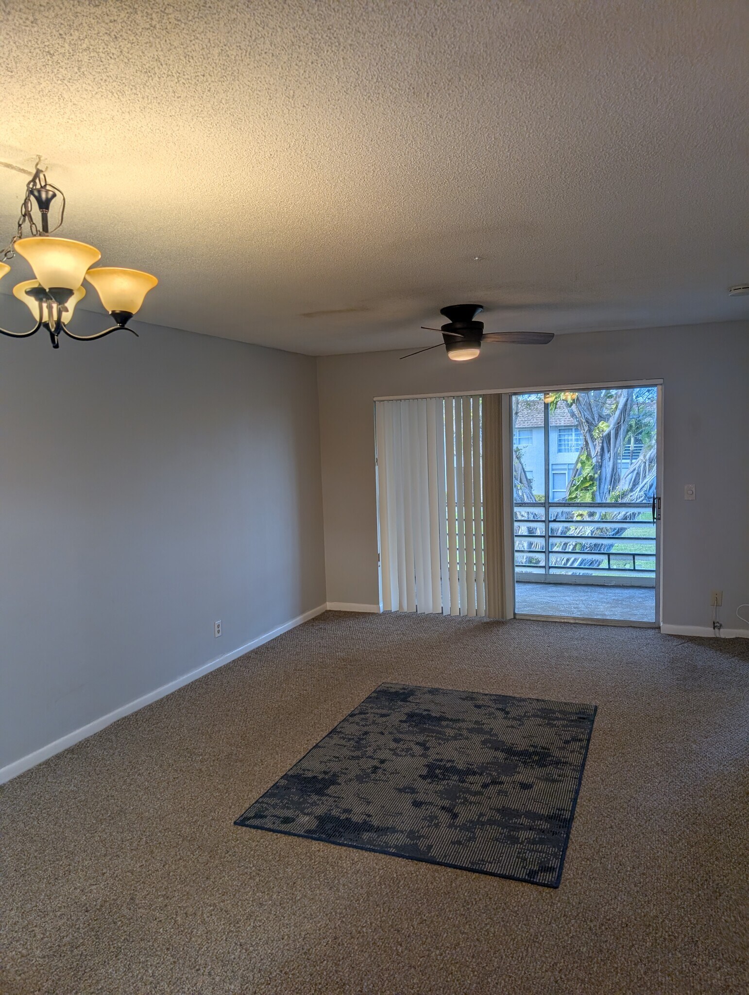 Building Photo - 9911 Sandalfoot Blvd