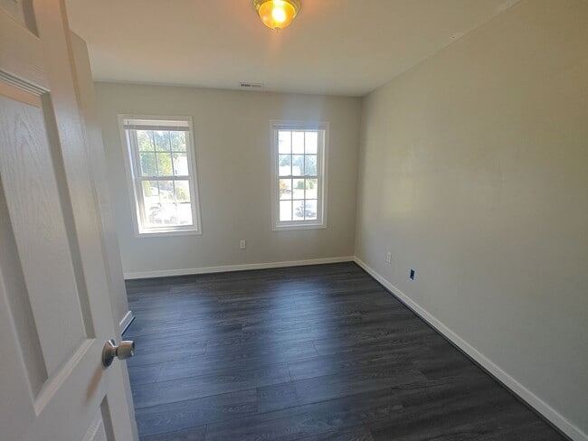 Building Photo - 4037 Birdbrook Dr