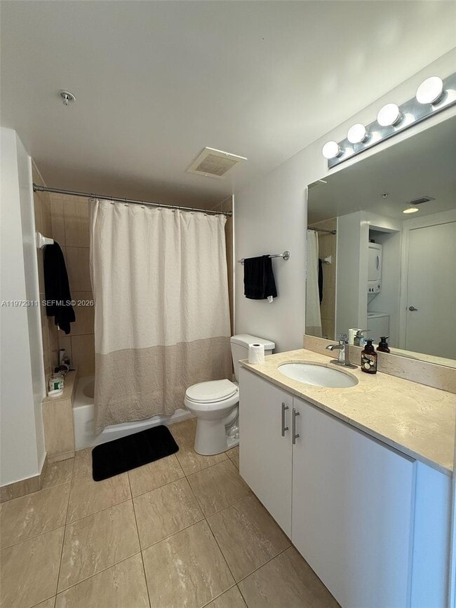 Building Photo - 1750 N Bayshore Dr