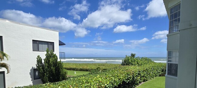Building Photo - 120 Celestial Way