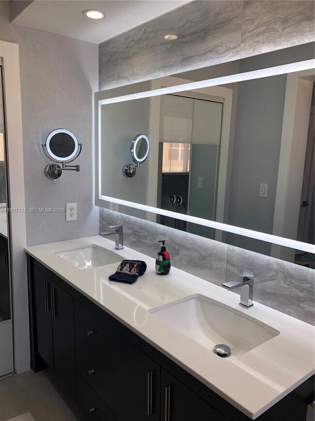 Building Photo - 7768 NW 116th Ave