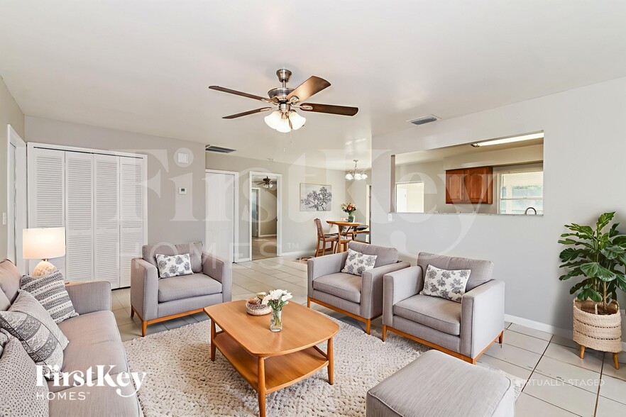 Building Photo - 1404 SE 30th St