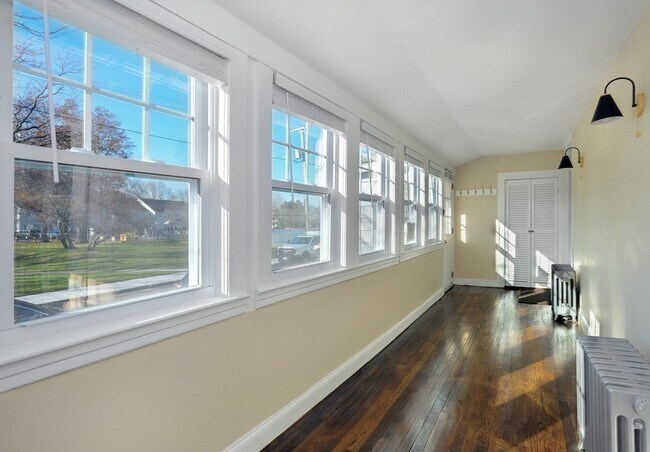 Building Photo - 3 Island Ave