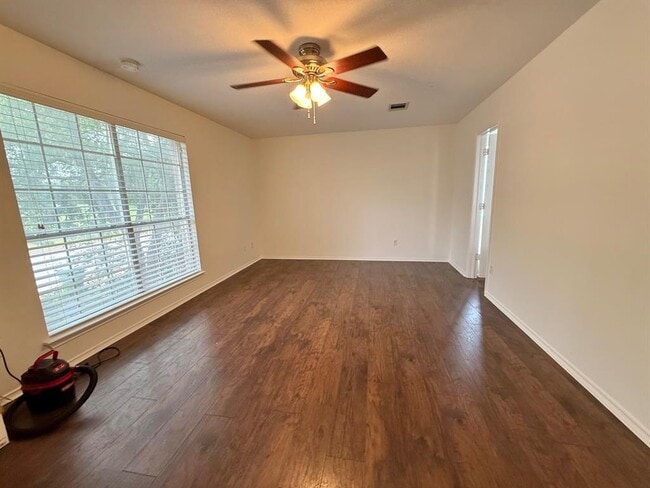 Building Photo - 1464 David Curry Dr
