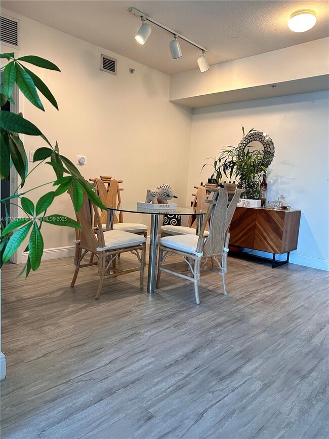 Building Photo - 325 S Biscayne Blvd