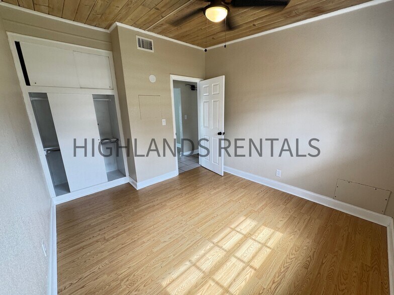 Building Photo - 1613 Hitakee Ave