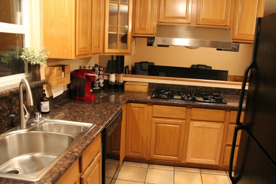 Building Photo - 40 Elysian Fields Dr