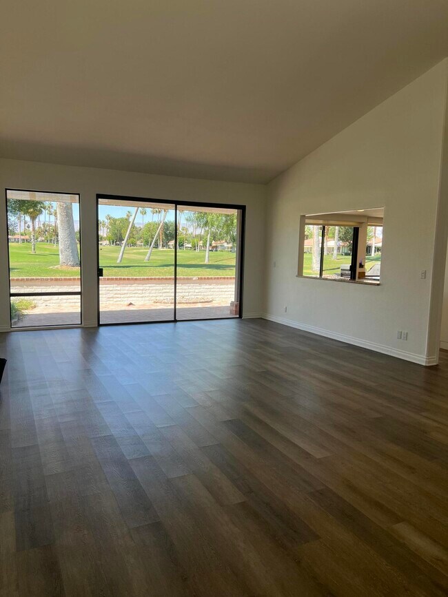 Building Photo - 95 Torremolinos Dr