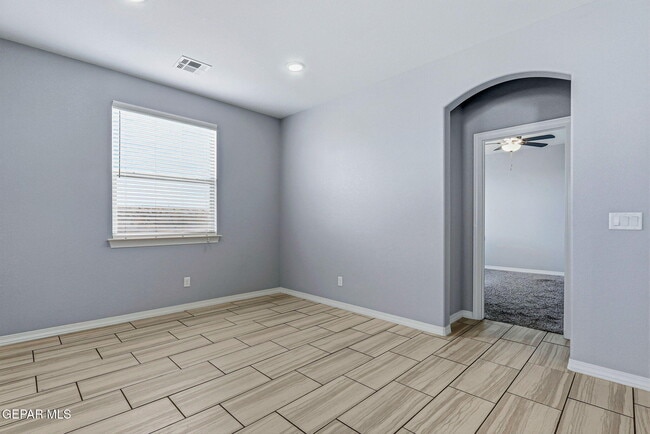 Building Photo - 4704 Marisabel Azcarate St