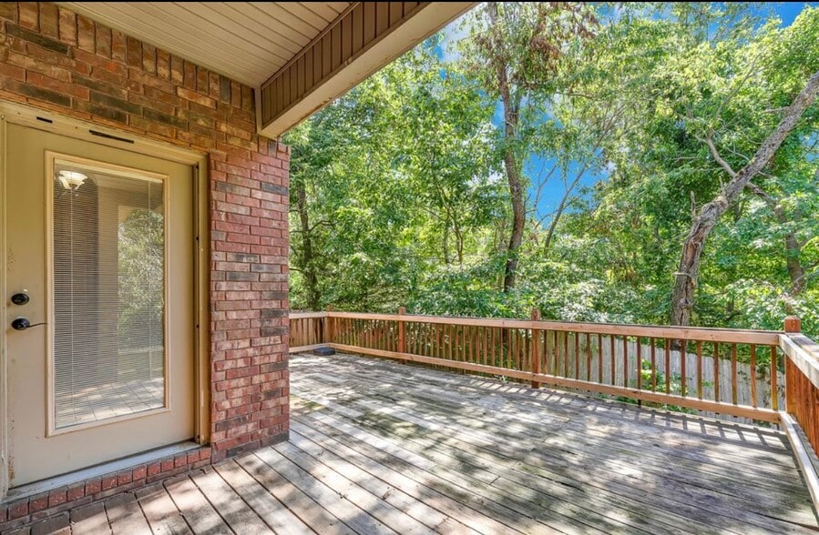 Building Photo - 602 NW 17th Ct