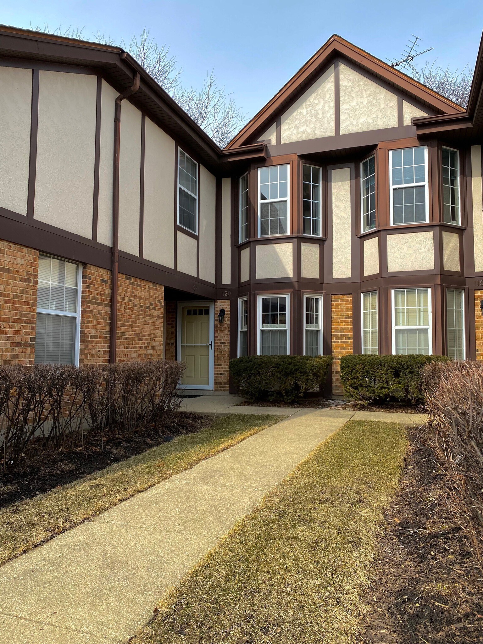 Building Photo - 122 White Branch Ct