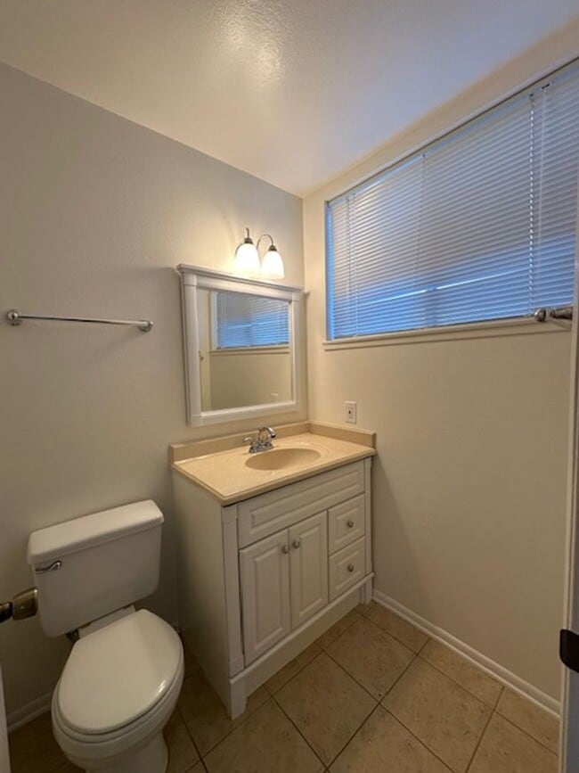 Building Photo - Remodeled Thousand Oaks Home