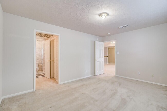 Building Photo - 17323 Jackson Pines Dr