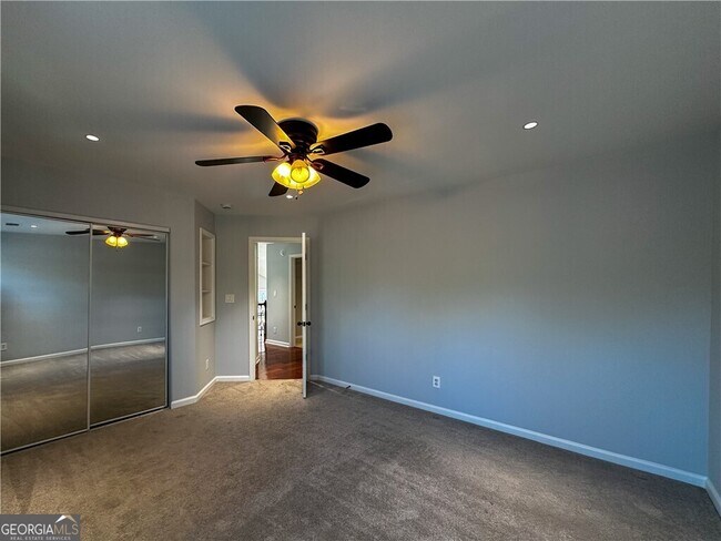 Building Photo - 3255 Park Chase