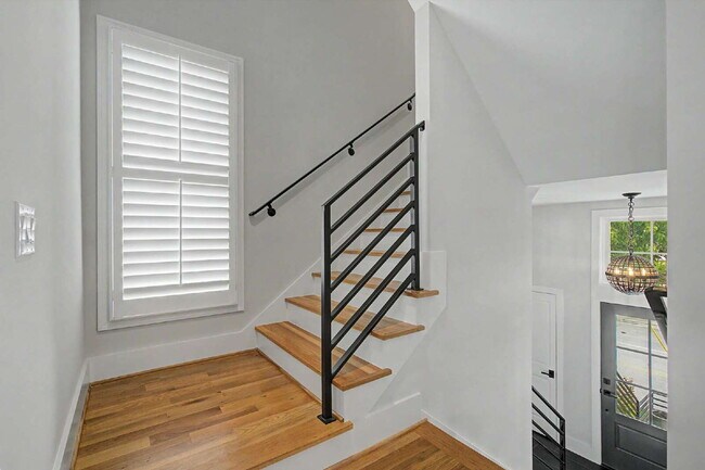 Building Photo - Townhome with Elevator at Park Station in Cary