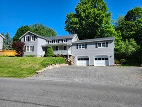Building Photo - 829 Crow Hill Rd