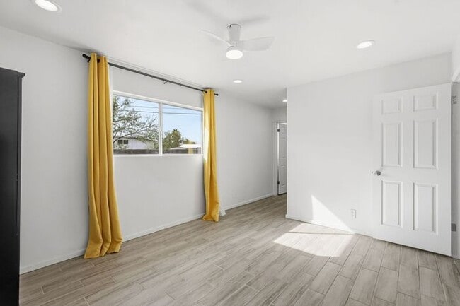 Building Photo - Spacious 3-Bed, 2-Bath East Tucson Home with Large Yard & Open Layout