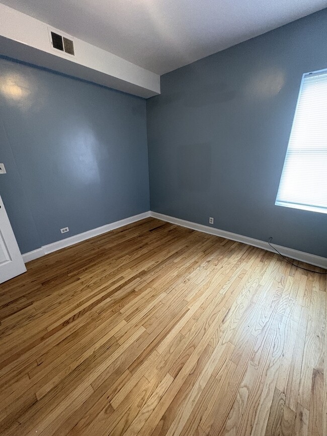 Building Photo - 4147 W Arthington St