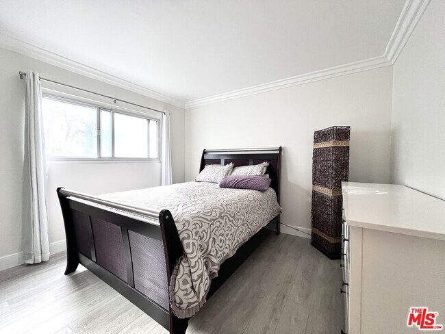 Building Photo - 8358 Manitoba St