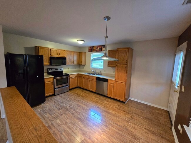 Building Photo - 235 Spring Forest Ct