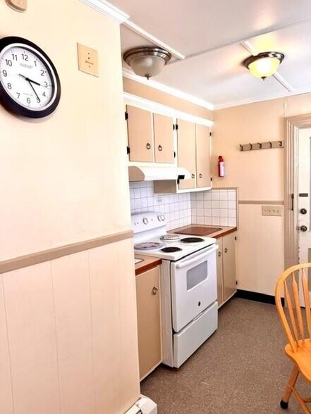 Building Photo - 15 Church St