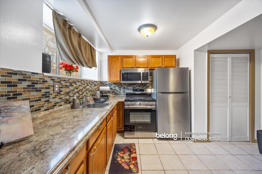 Building Photo - 18 Wayne St