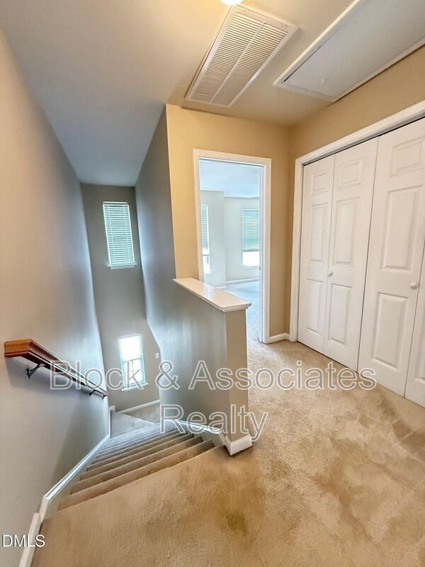 Building Photo - 9911 Cleaver Ct