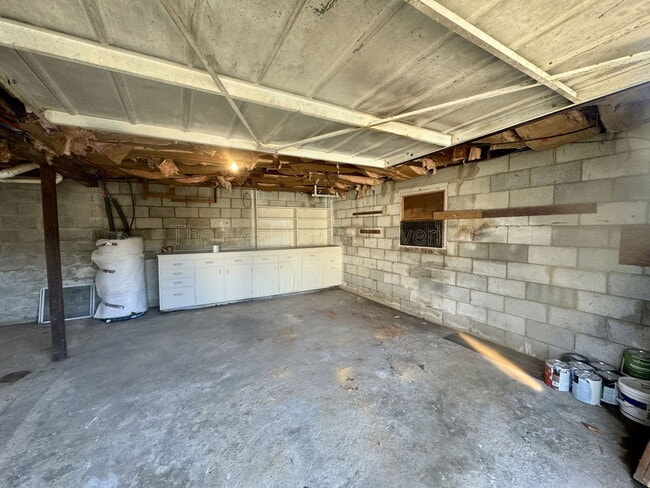 Building Photo - 1820 Tunnel Blvd