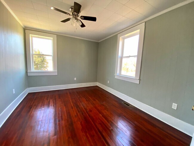 Building Photo - 3 bed/ 2 bath house in Seneca