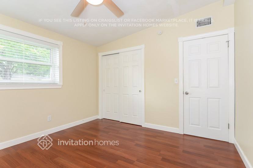 Building Photo - 3397 19th Pl SW