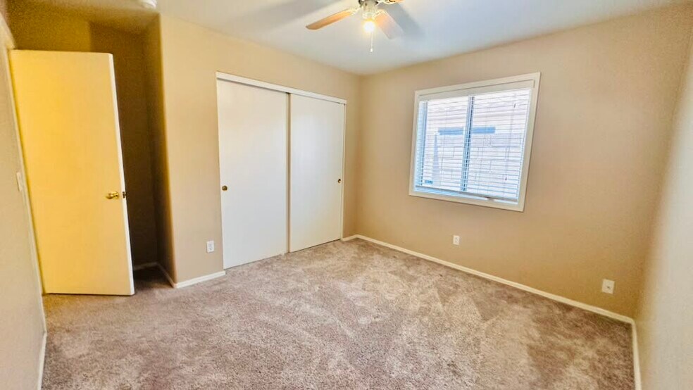 Building Photo - 4826 W Ponderosa Ln