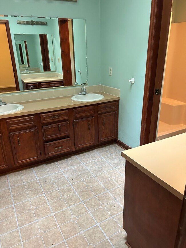 Building Photo - 602 Aspen Pl