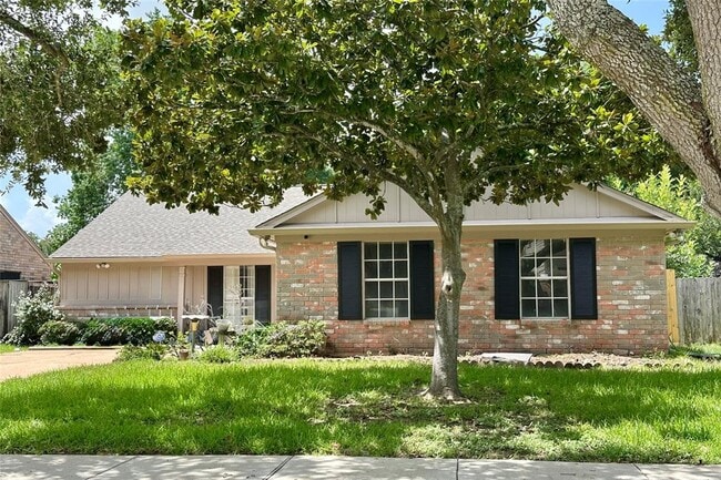 Building Photo - 3418 Green Fields Dr