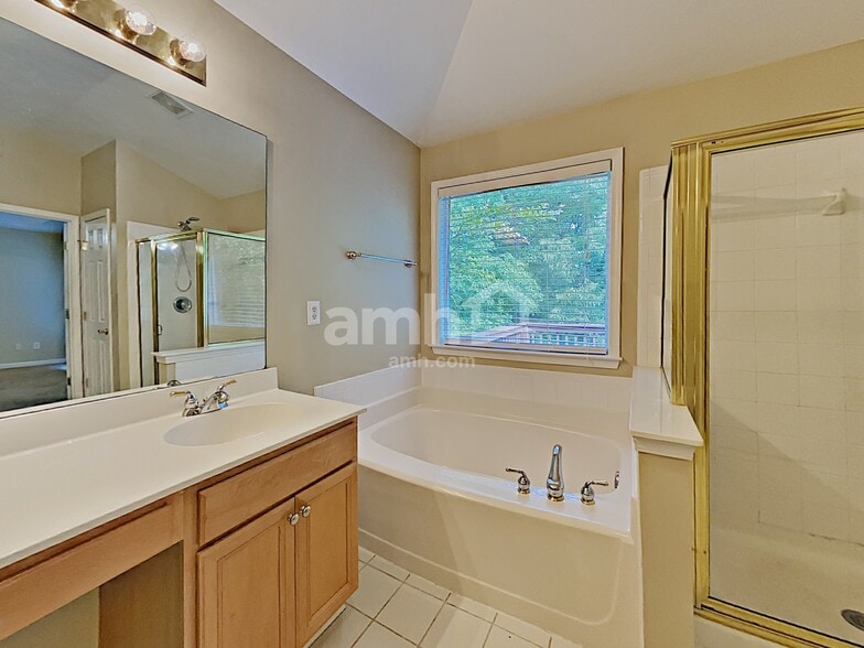 Building Photo - 2626 High Creek Run