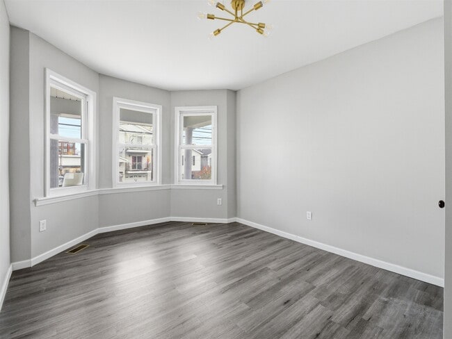 Building Photo - 23 Bayview Ave