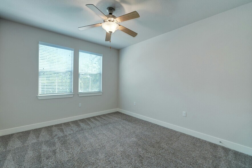 Building Photo - 3421 Blumie St