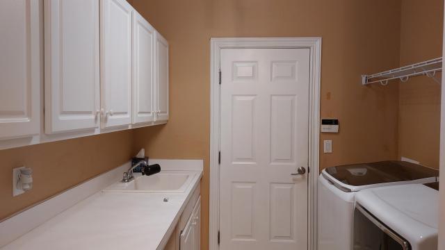 Building Photo - 5 bedroom in Jacksonville FL 32256