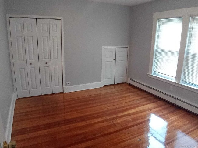 Building Photo - 110 Evergreen Ave